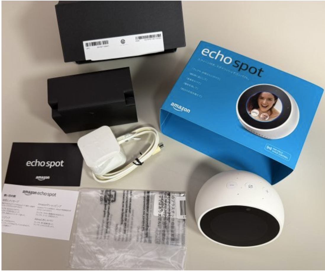 Amazon Echo Spot (Generasi Pertama / 1st Generation).